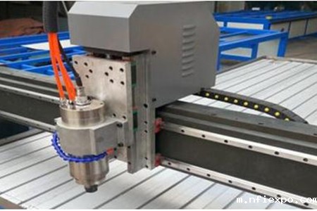 为什么数控雕铣机配置相同价格却相差很大?